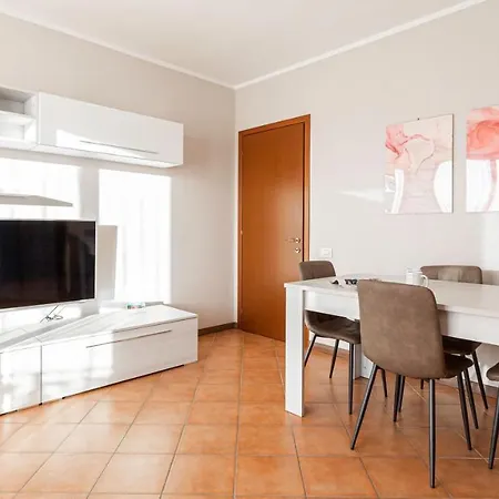 Italianway - Piazza Alboreto 72, Daire